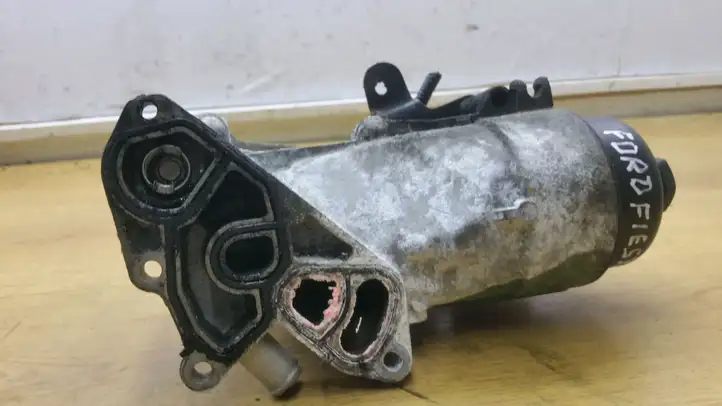 Ford Fiesta (2013 - 2017) Кронштейн масляного фильтра — фото 2
