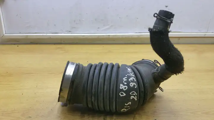 Toyota Auris 150 (2006 - 2012) 178810R020 Трубка подачи воздуха — фото 1