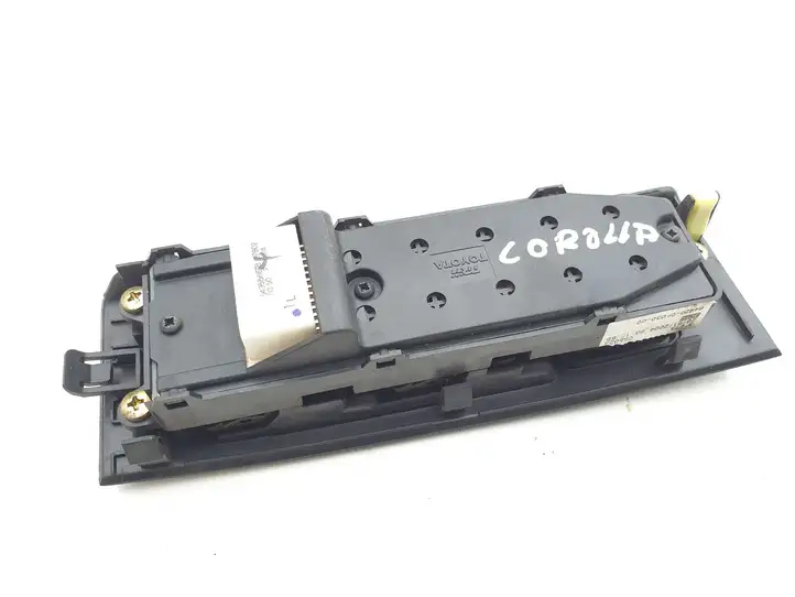 Toyota Corolla Verso AR10 (2004 - 2009) 848200F03000 Блок кнопок стеклоподъемников — фото 3