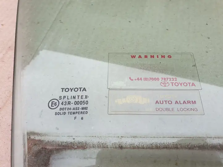 Toyota Avensis T250 (2006 - 2009) Стекло передней двери — фото 2