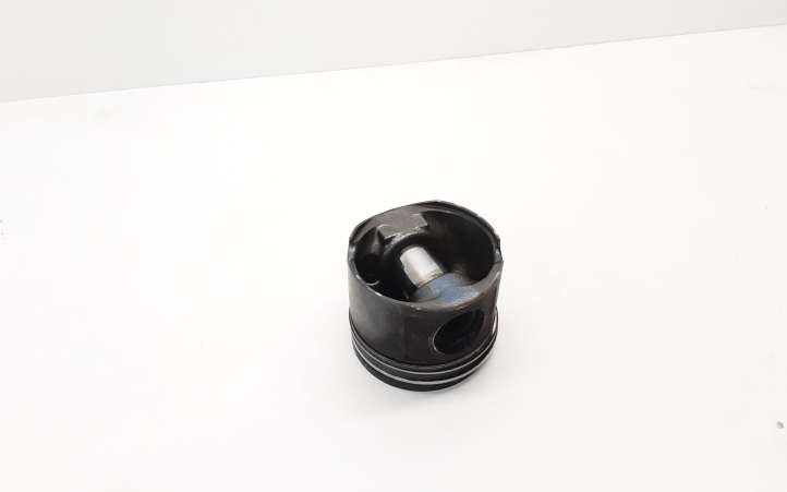 BMW 3 E90 E91 (2005 - 2012)  0840C Поршень (поршни)