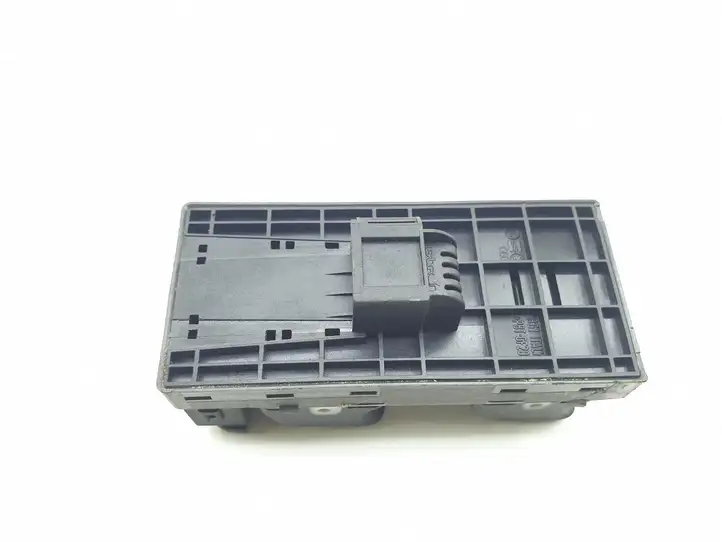 Audi A4 S4 B8 8K (2007 - 2011) 8K0959851D Кнопка стеклоподъемников — фото 3