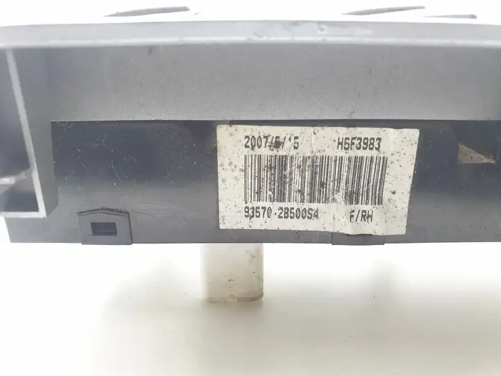 Hyundai Santa Fe (2005 - 2009) 935702B500S4 Блок кнопок стеклоподъемников — фото 4