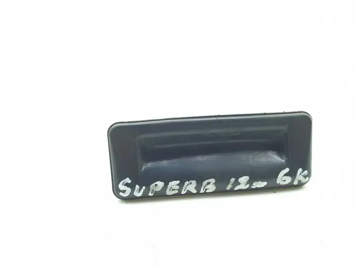 Skoda Superb B6 (3T) (2008 - 2015) 5J0827229 Кнопка закрытия крышки багажника — фото 1