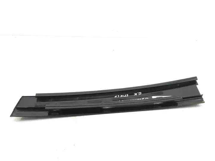 Renault Scenic III - Grand scenic III (2009 - 2016) 822820021R Накладка стекла задней двери — фото 3