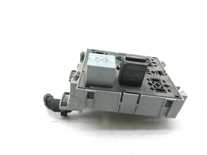 Volkswagen Touareg I (2002 - 2010) 7L0937503A Блок монтирования реле — фото 2
