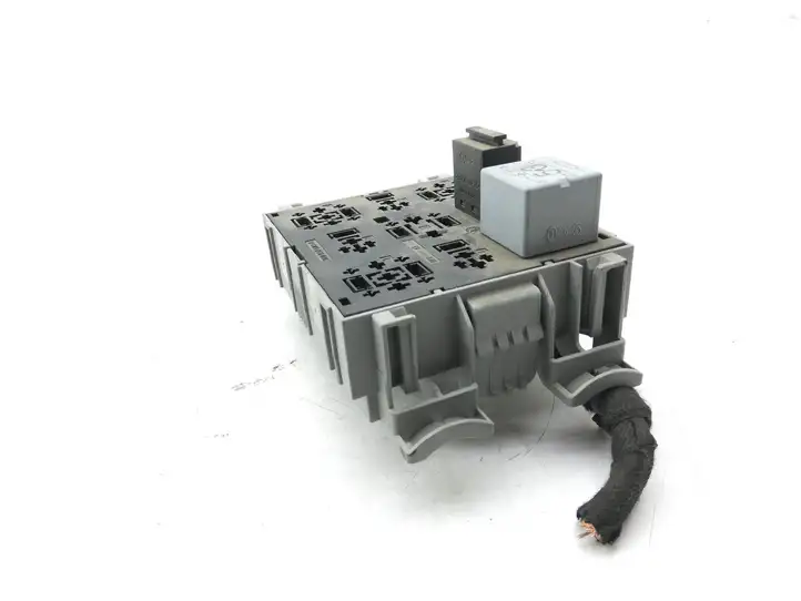 Volkswagen Touareg I (2002 - 2010) 7L0937503A Блок монтирования реле — фото 3