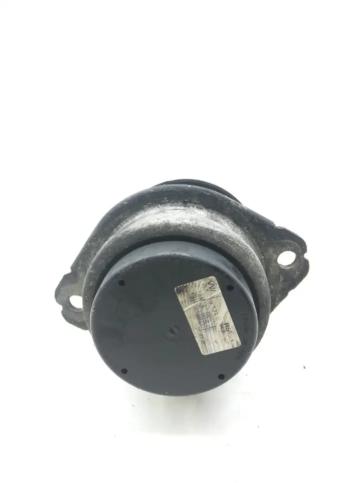 Volkswagen Touareg I (2002 - 2010) 7L6199131C Опора двигателя — фото 4