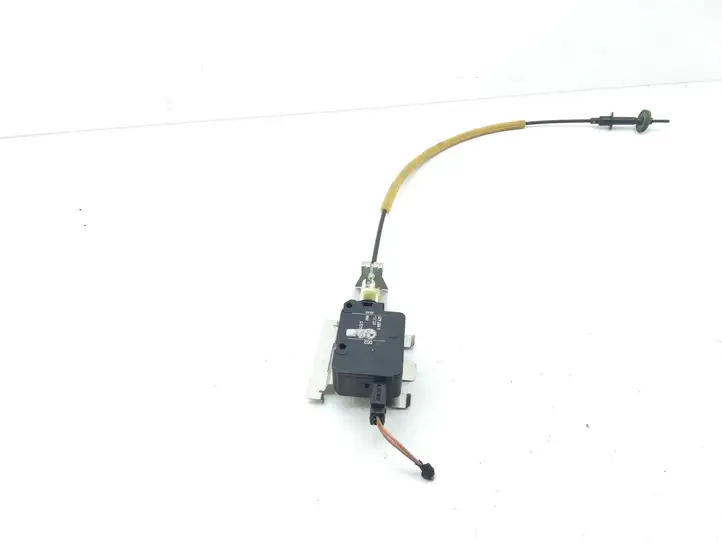 Land Rover Discovery 3 - LR3 (2004 - 2009) 67116987625 Замок крышки топливного бака — фото 1