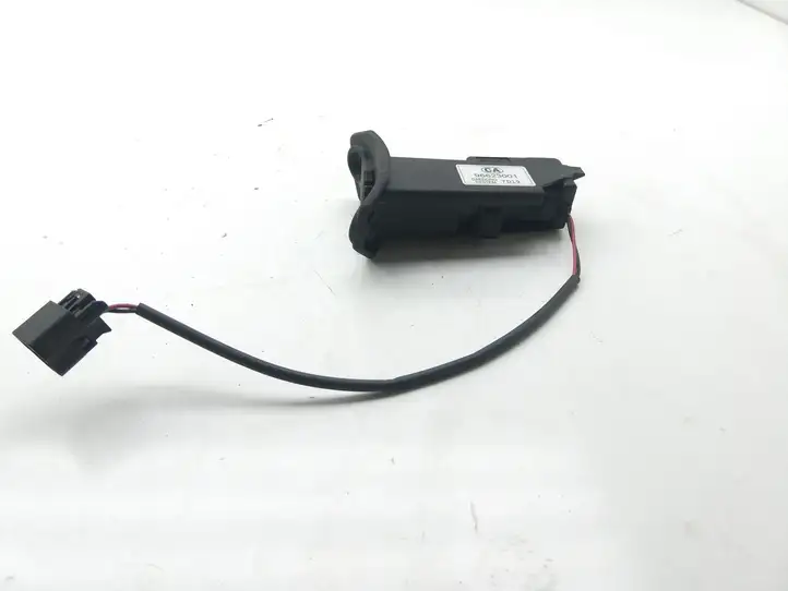 Chevrolet Captiva (2006 - 2011) 96623001 Замок крышки топливного бака — фото 2