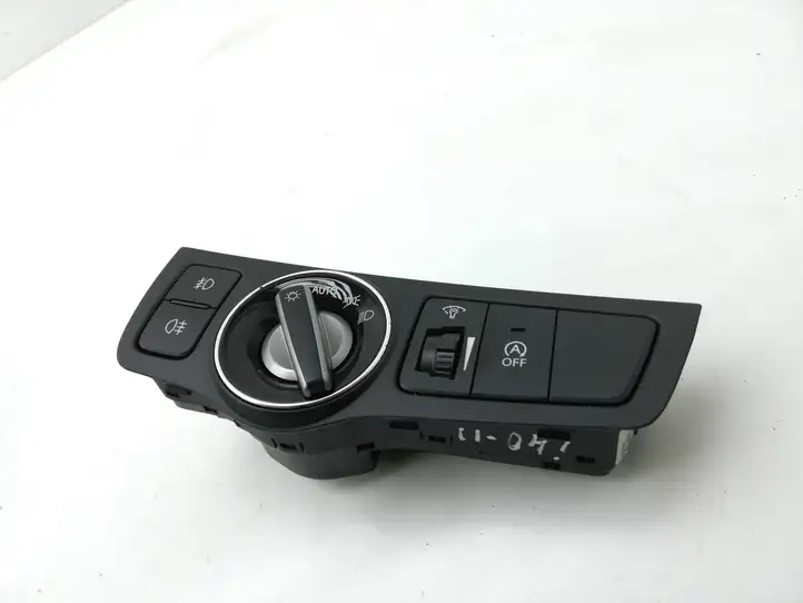 Hyundai i40 (2011 - ) 933003Z150 Включатель фонарей — фото 3