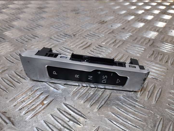 Audi A3/S3 8V (2012 - 2016)  8V1713463A Индикатор передач