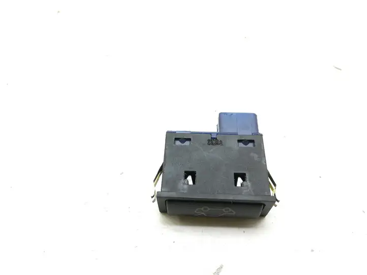 BMW X5 E53 (1999 - 2006) 61318365579 Кнопка закрытия крышки багажника — фото 4