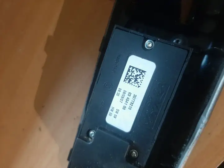 Volvo V50 (2008 - 2012) 30773210 Кнопка стеклоподъемников — фото 2