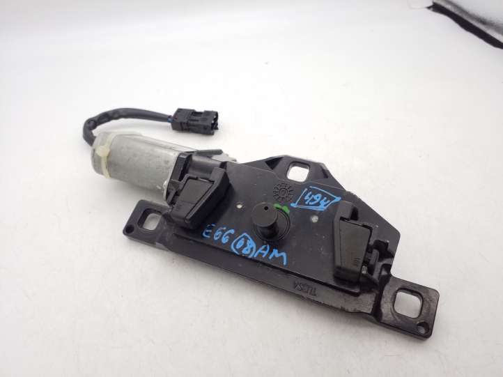 BMW 7 E65 E66 (2001 - 2008)  701487206 Притягиватель задней крышки