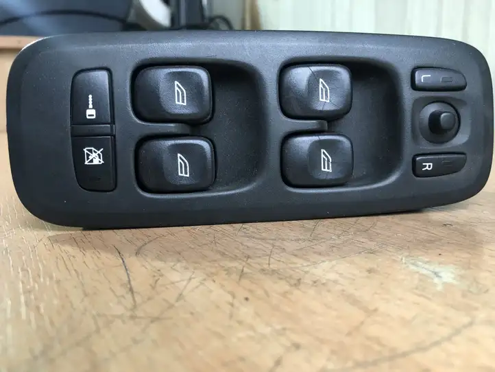 Volvo S60 (2004 - 2010) 30739980 Кнопка стеклоподъемников — фото 3