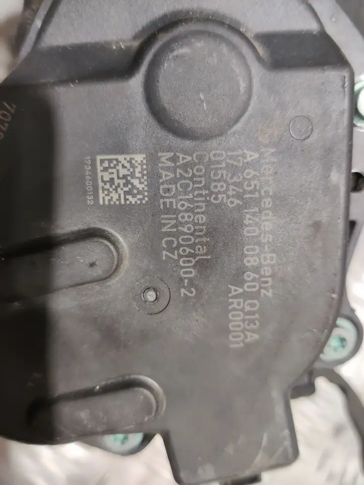Mercedes-Benz E A207 (2010 - 2017) A6511400860 Клапан EGR — фото 2