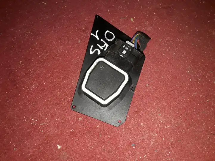 Mercedes-Benz C W204 (2007 - 2014) 1669007101 Электронная педаль газа — фото 2