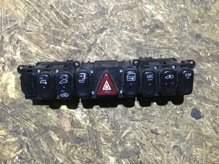 Mercedes-Benz CL C215 (2000 - 2006) 2158200410 Центральная консоль — фото 1