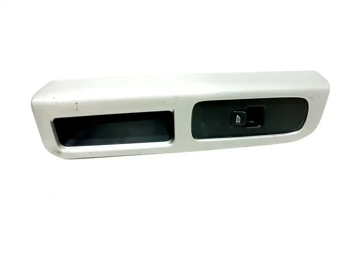 Volvo V50 (2004 - 2008) 8663815 Кнопка стеклоподъемников — фото 1