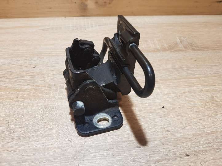 Audi Q7 (2005 - 2009)  4L0833411A Нижняя петля задней двери