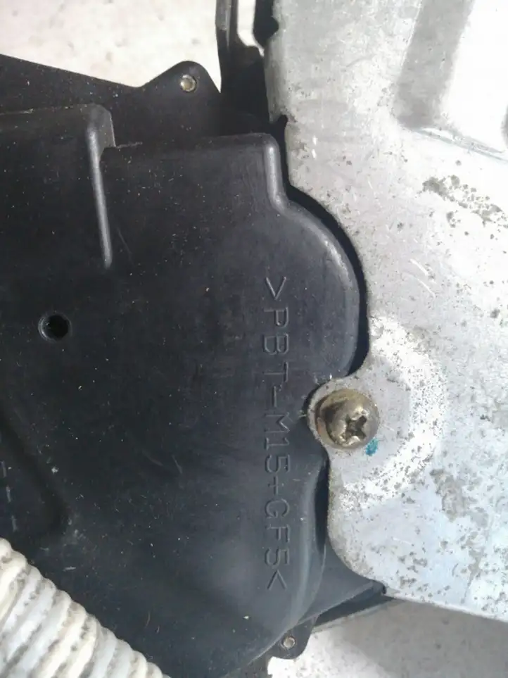 Toyota Avensis Verso (2001 - 2004) PBTM15GF5 Замок передней двери — фото 3