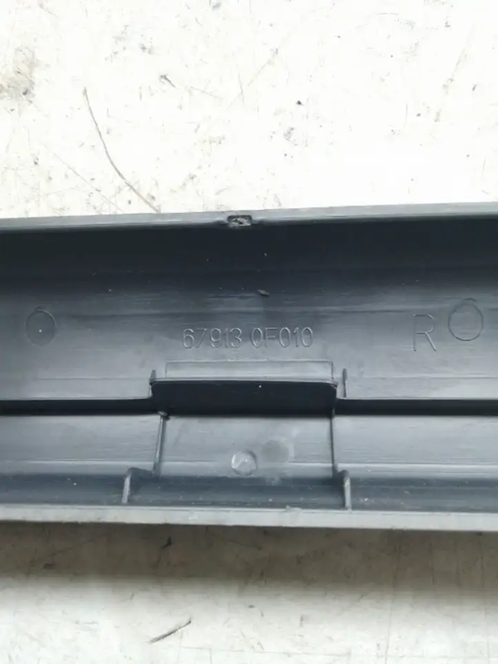 Toyota Corolla Verso AR10 (2004 - 2009) 679130F010 Внутренняя отделка переднего порога — фото 2
