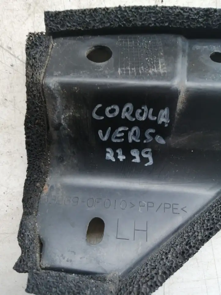 Toyota Corolla Verso AR10 (2004 - 2009) 538690F010 Прочие детали салона — фото 1