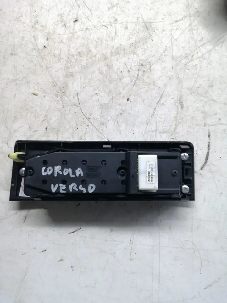 Toyota Corolla Verso AR10 (2004 - 2009) 37074C285C06 Блок кнопок стеклоподъемников — фото 4