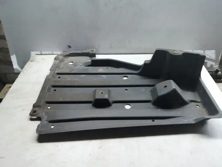 Toyota Corolla Verso AR10 (2004 - 2009) 583980F010 Защита топливного бака — фото 1