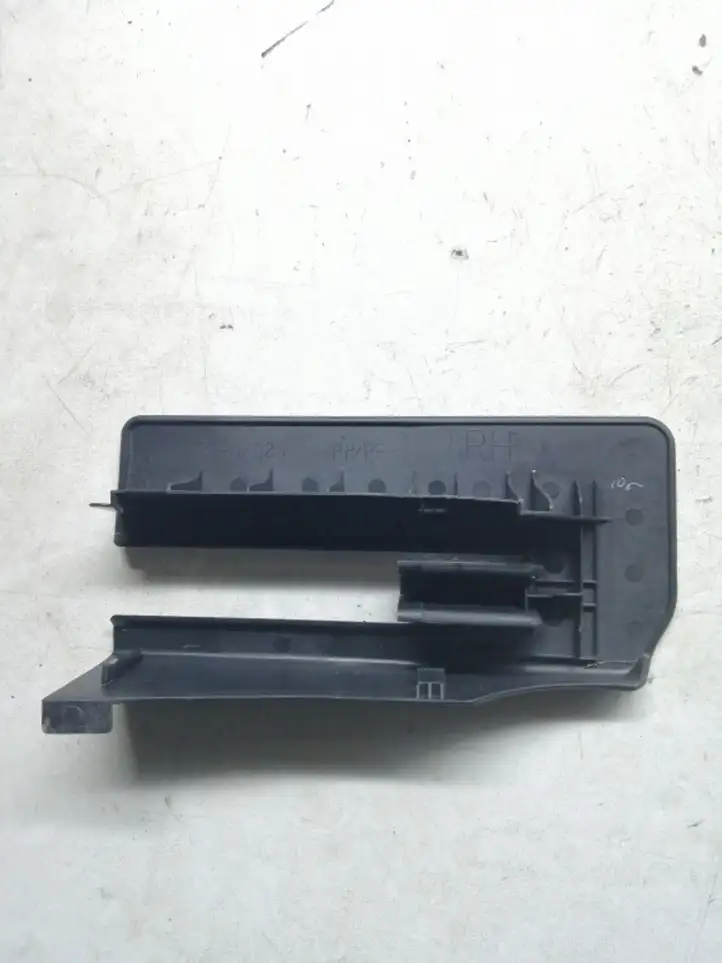 Toyota Corolla Verso AR10 (2004 - 2009) 721370F020 Прочие детали салона — фото 2
