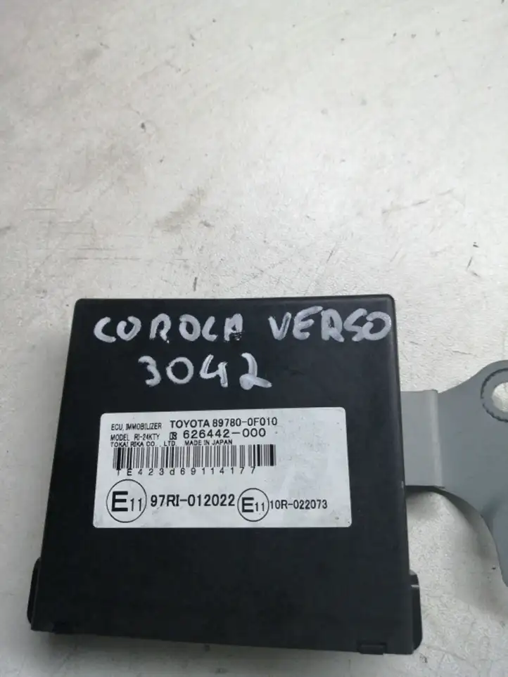 Toyota Corolla Verso AR10 (2004 - 2009) 897800F010 Блок иммобилайзера — фото 1