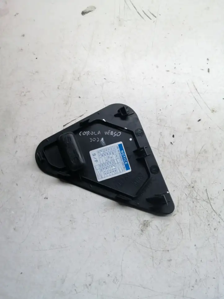 Toyota Corolla Verso AR10 (2004 - 2009) 555450F020 Прочие детали салона — фото 3