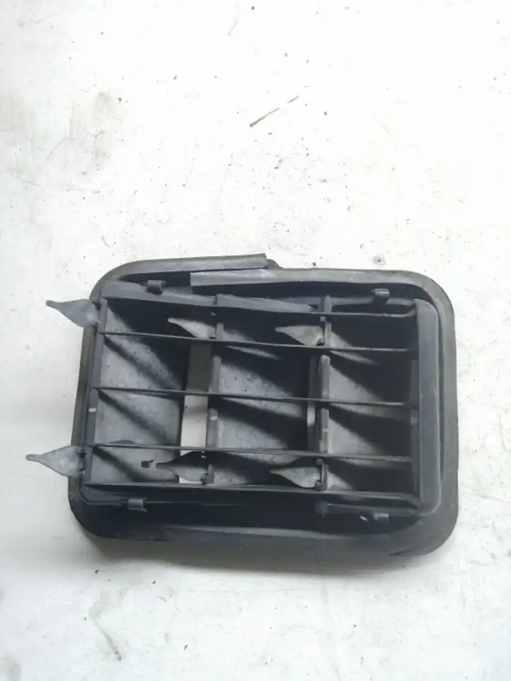 Toyota Corolla Verso AR10 (2004 - 2009) 629400F010 Вентиляционная решетка кузова — фото 3