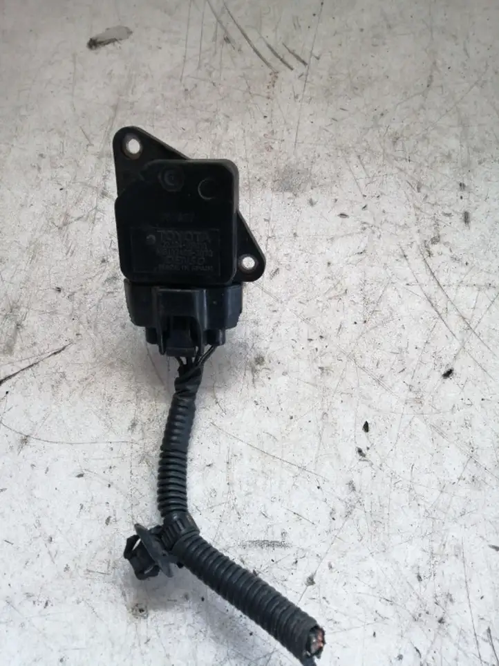 Toyota Corolla Verso AR10 (2004 - 2009) 222040N010 Датчик массового расхода воздуха — фото 1