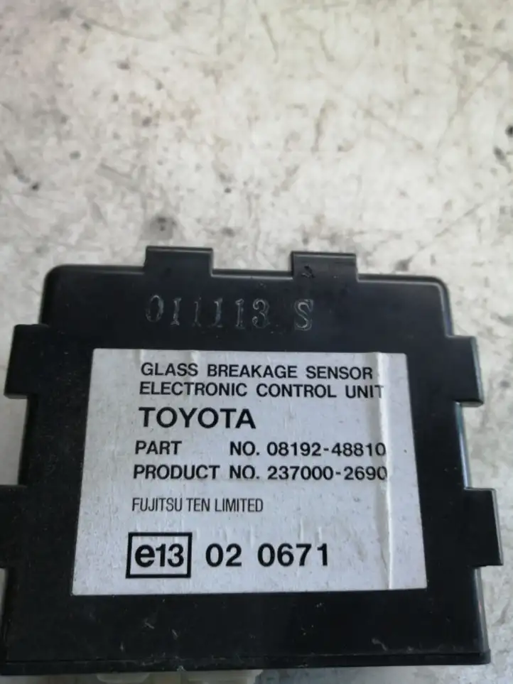 Toyota Avensis Verso (2001 - 2004) 0819248810 Прочие блоки управления — фото 3