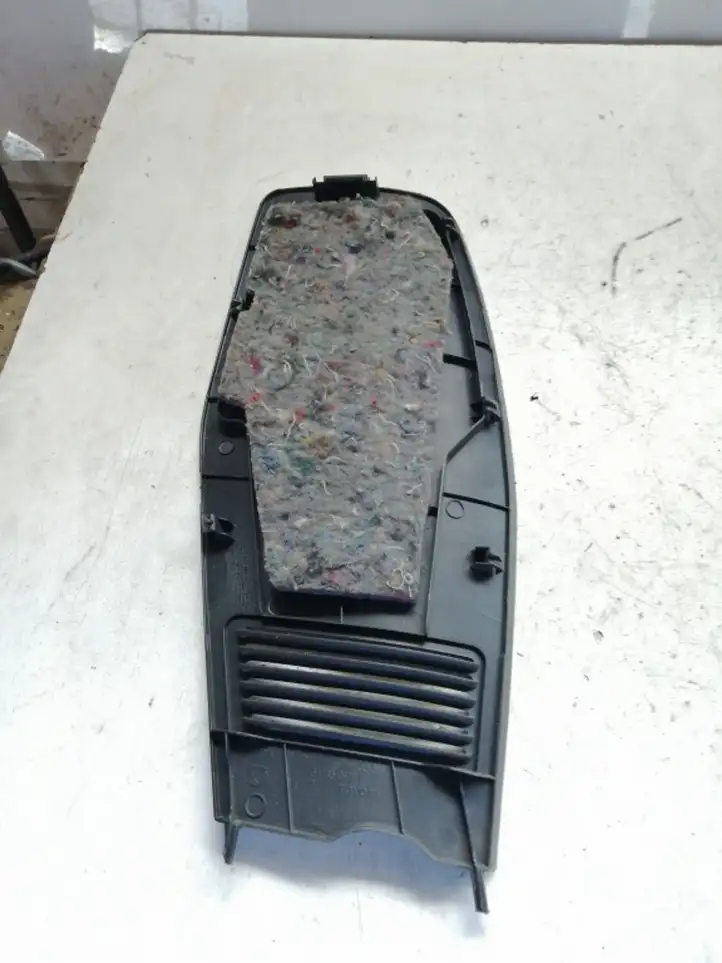 Toyota Corolla Verso AR10 (2004 - 2009) 647460F011 Прочая отделка багажника — фото 2