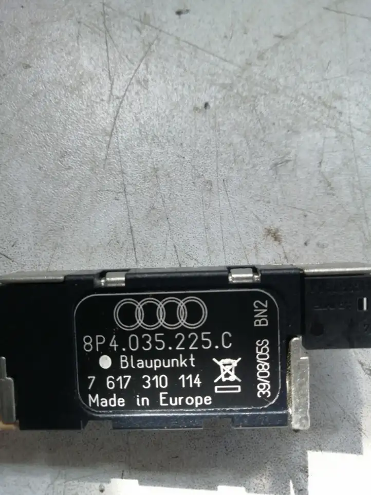Audi A3/S3 8P (2008 - 2013) 8P4035225C Усилитель антенны — фото 2
