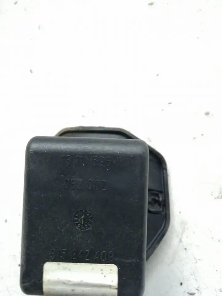 Opel Zafira B (2003 - 2006) 13111596 Крышка топливного бака — фото 2