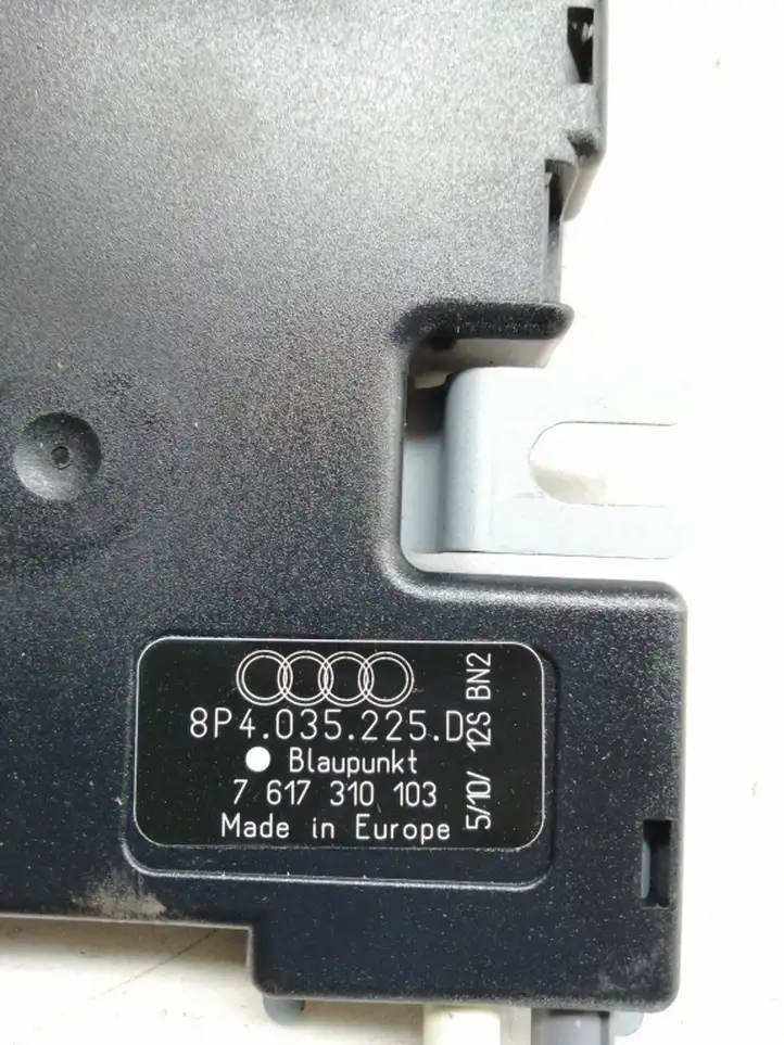 Audi A3/S3 8P (2008 - 2013) 8P4035225D Усилитель антенны — фото 2