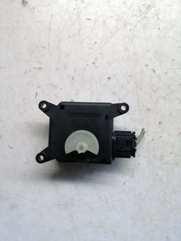 Opel Zafira B (2003 - 2006) 309372700CD Двигатель задвижки потока воздуха — фото 3