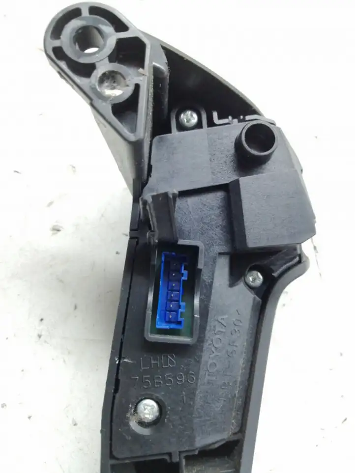 Toyota Avensis T250 (2006 - 2009) 75B596 Кнопки на рулевом колесе — фото 2