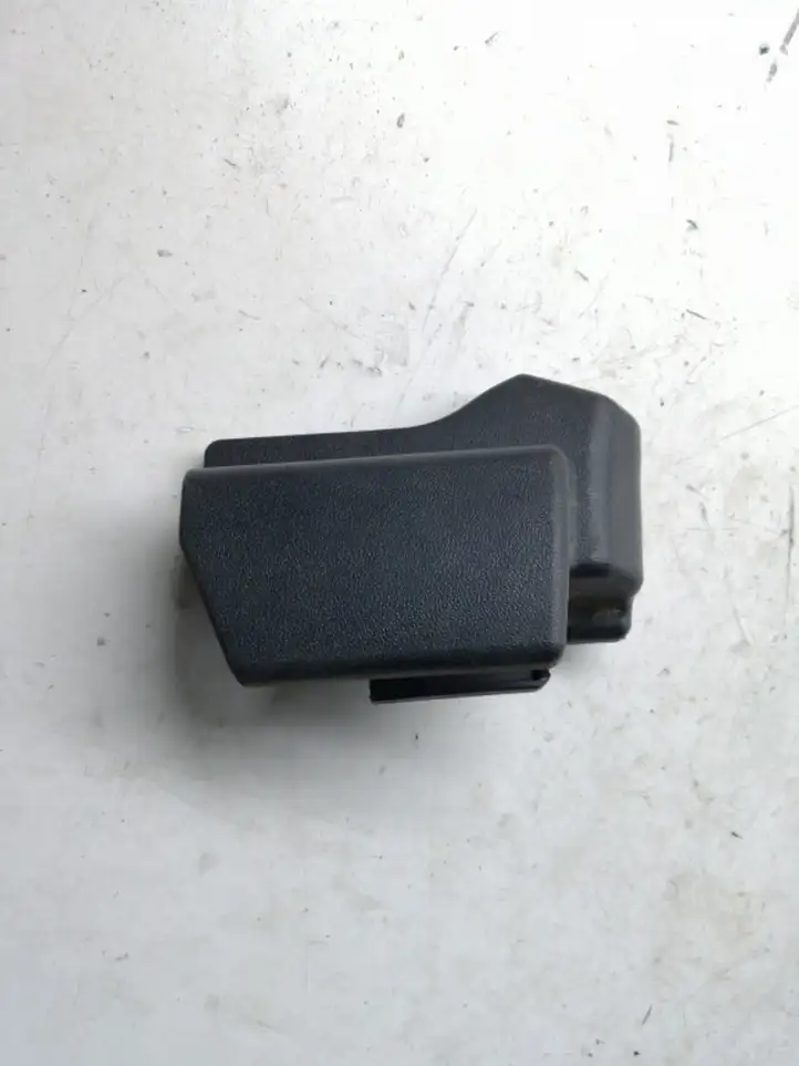 Toyota Avensis T250 (2006 - 2009) 7215705040 Прочие детали салона — фото 1