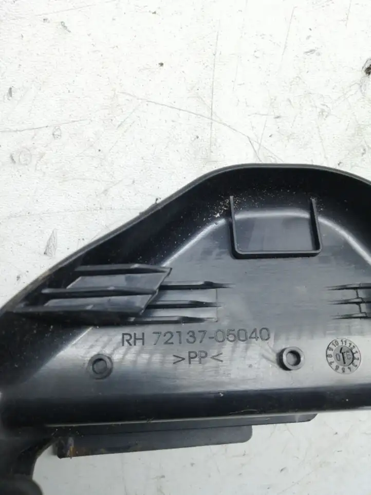 Toyota Avensis T250 (2006 - 2009) 7213705040 Прочие детали салона — фото 2
