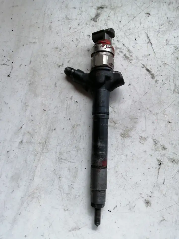 Toyota Avensis T250 (2006 - 2009) 236700R010 Форсунка — фото 2