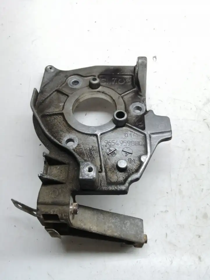 Ford Focus (2005 - 2008) 9654959880 Кронштейн топливного насоса — фото 1