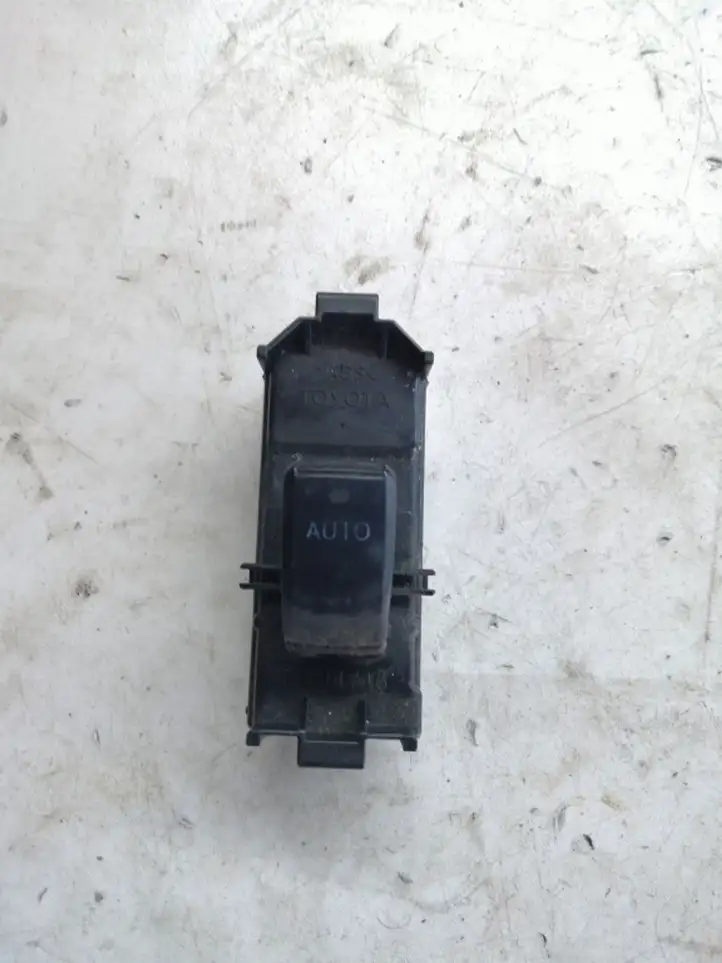 Toyota Avensis Verso (2001 - 2004) 514746 Блок кнопок стеклоподъемников — фото 1