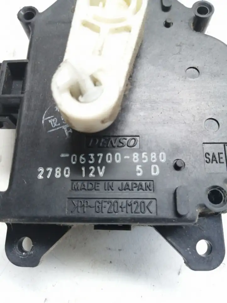 Toyota Avensis Verso (2001 - 2004) 0637008580 Двигатель задвижки потока воздуха — фото 4