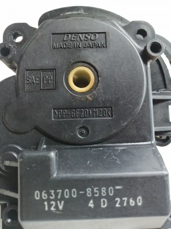 Toyota Avensis Verso (2001 - 2004) 0637008580 Двигатель задвижки потока воздуха — фото 3