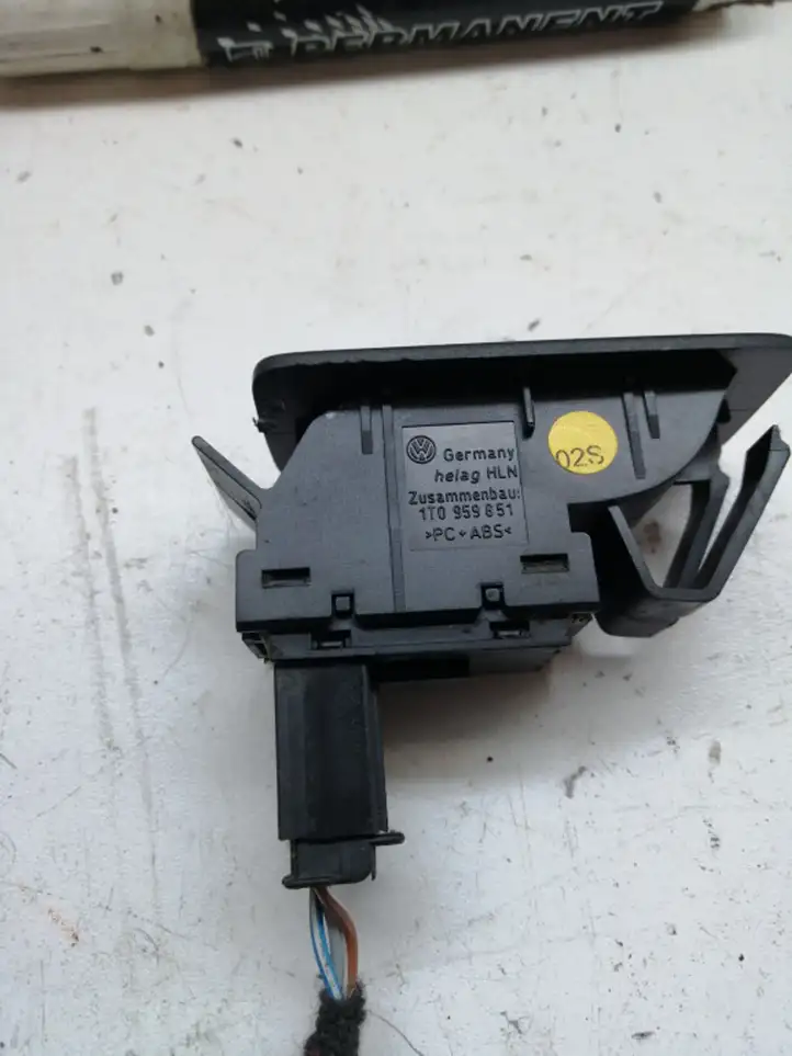 Volkswagen Touran I (2003 - 2010) 1T0959851 Блок кнопок стеклоподъемников — фото 2